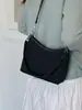 Bolsa Tote Tecida de Moda Transfronteiriça para Mulheres 2026 Nova Versátil Grande Capacidade para o Dia a Dia Ombro Transversal Simples Tendência