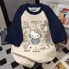 Estilo Novo Verão 2025 Design de Costura em Cor Contrastante Estampa de Gatinho Cartoon Camiseta de Manga Curta Blusa Solta para Homens e Mulheres