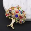 Versão coreana de broche de pérola e diamante de alta qualidade, moda, anti-luz, fivela de lenço de borboleta, pino fino de alta qualidade, atacado de vestuário