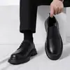 Outono de 2026 Novos Sapatos Sociais Masculinos de Couro com Solado Macio Estilo Britânico Sapatos Casuais de Couro Sapatos para Noivo Casamento Dropshipping