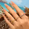 Anel de Aço Titânio com Cravação de Diamante de Precisão CNC com Coração Gravado Dourado Fashionável Estiloso Nicho Estilo Casal Ins Anel em Formato de Coração
