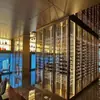 Enfriador de vino Kende Gabinete de vino de temperatura constante Barra de hielo Refrigerador comercial empotrable enfriado por aire Gabinete de refrigeración de vino Fabricante mayorista