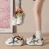 Zapatos de mujer Bude, estilo Forrest Gump, estilo Hong Kong, con cordones para estudiantes, zapatillas blancas de bloques de color, suela gruesa, nuevos zapatos deportivos casuales 2026