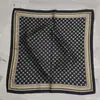 Pañuelo cuadrado estampado de leopardo bufanda coreana femenina de seda versátil pañuelo para el pelo bufanda retro flor de anacardo pañuelo cuadrado pequeño venta al por mayor