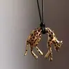 Colar de Leopardo de Luxo Leve Europeu e Americano Tendência da Moda Nicho Retrô Design de Luxo Leve Estilo Old Money Colar de Leopardo