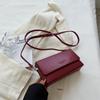 Bolsa pequena de outono bolsa mensageiro feminina 2022 nova moda corrente cor sólida personalidade ins bolsa de ombro pequena bolsa quadrada