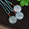 Xinjiang Golden Silk Jade Flor de Durazno Infusión Hebilla de Seguridad Colgante Colgante de Buda Colgante Marca Ping An Collar de Luna Suministro en Vivo