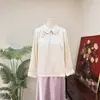 Zhi Li Blusa Base Jacquard Cuello de Muñeca Estilo Chino Nuevo Diseño Primavera 2026 Top Juvenil y Elegante