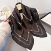 Pañuelo Cuadrado Estampado de Imitación Seda Patrón de Tablero de Ajedrez Chal Pañuelo para el Cuello Pañuelo de Cuello de Alta Gama Pañuelo Cuadrado Pequeño Pañuelo para la Cabeza Pañuelo de Seda Bufanda para Mujer