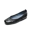 34-43 Tamanho Grande Sapatos Baixos Super Macios Sapatos de Couro Pequenos Estilo Novo 2025 Salto Baixo Sapatos Femininos Sapatos de Menina Versátil