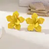 Pendientes de flor amarillos tridimensionales exagerados, de moda, transfronterizos europeos y americanos, ecológicos, con un toque de alta gama y estilo versátil