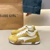 Tênis de Treino Retrô Feminino 2026 Primavera Verão Novo Malha Respirável Aumento Interno da Altura Cadarço Casual Esportivo Versátil Tênis Forrest Gump