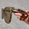 2025 Nuevas Gafas de Sol Marrones Coreanas para Mujer Retro Patilla con Textura de Madera Marco Cuadrado Gafas para Cara Redonda Gafas de Sol de Moda con Protección Solar