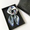 Pañuelo Pequeño de Seda para Primavera y Verano, Pañuelo de Seda Versátil, Pañuelo de Alta Gama, Regalo al por Mayor, Pañuelo Cuadrado con Estampado Floral Artístico para Mujer