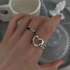 Anillo de amor hueco con cadena para mujer, moderno, vintage, desgastado, moderno, con comida fresca, anillo para dedo, joyería popular en Internet.
