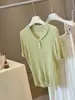 Estilo Novo de Verão 2026 Tricô com Gola Reversível Torcido de Manga Curta para Mulheres, Fashion, Simples, Casual, Estilo Suave, Top Emagrecedor e Versátil