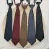 Song Xiaoxia Color Sólido Sin Corbata Gris Estilo Universitario JK Perezoso Café para Estudiantes Masculinos y Femeninos con Azul Marino Negro Pequeño