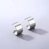 Pendientes de clip para oreja de acero inoxidable de cara ancha, clip para cartílago, pendientes sin agujero, pendientes simples y modernos para hombre, fabricante