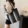 Bolso de hombro informal de rayas verticales para mujer, bolso de mano de gran capacidad para desplazamientos diarios, estilo transfronterizo, 2025