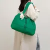 Nova Bolsa de Penas 2025 Feminina Bolsa Tote Fofa com Enchimento de Algodão Leve Casual Bolsa de Algodão Versátil Grande Capacidade Bolsa de Ombro