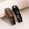 2026 Novos Sapatos Femininos de Couro Slip-On com Estampa de Leopardo Patchwork Confortáveis de Salto Baixo com Decote Profundo Sapatos Retro Preguiçosos para Mulheres