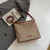 Bolso Cubo Casual de Gran Capacidad en Color Contrastante para Mujer 2026 Nuevo Estilo de Verano Bolso de Hombro Tote Simple y de Moda