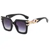 Gafas de Sol Modernas Transfronterizas para Mujer con Patillas de Cadena Metálica Ins Modelo Popular de Fotografía Callejera Europea y Americana Gafas de Sol Marco Grande Cuadrado
