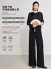 Terno plissado de veludo estilo influencer estilo chinês para mulheres com jaqueta cardigã abotoada e calça de perna larga com cintura elástica