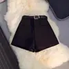 Ropa de Abrigo para Mujer Pantalones Cortos de Lana Petite 2026 Otoño/Invierno Grises Cintura Alta Shorts de Glúteo Versátiles Adelgazantes Pantalones de Pierna Ancha Línea A