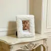 Marco de Fotos Zhentai, Felpa Esponjosa, Decorativo Suave al Tacto, Para Hogar Dormitorio Escritorio, Blanco 10x15cm, 1 Paquete
