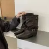 Botas de cavaleiro novo estilo, cinto retrô, comprimento médio até a panturrilha outono/inverno, estilo deserto, botinhas 2026, botas femininas, fivela elegante, bico quadrado