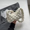 Bubble cloud one-shoulder underarm bag 2023 casual personalidade plissada moda estilo ocidental bolsa feminina cor sólida commuter bolsa quadrada pequena