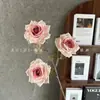 Flores Artificiales Rosa Cappuccino de 3 Cabezas Decoración de Salón de Bodas Escena Arreglo Floral Flores Decorativas Accesorios para Fotografía Venta al por Mayor