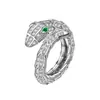 Anel de cobra da moda incrustado com zircônia diamante completo olhos verdes anel de cobra de zircônia aberto de personalidade simples anel de decoração