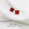 Pendientes Clásicos de Plata S925 de Trébol de Cuatro Hojas para Mujer 2026 Nuevo Estilo Lujo Ligero Nicho Gama Alta Pendientes de Trébol de la Suerte Que No Se Desvanecen