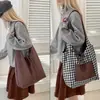 Bolsa Xadrez Dupla Face Retrô Coreana para Mulheres 2025 Nova Outono e Inverno Grande Capacidade Leve Diária para Trabalho Bolsa de Ombro