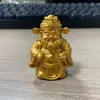 Mini ornamento Feng Shui Deus da Riqueza banhado a ouro fosco com padrão vermelho e o caractere "Fu" para fortuna, decoração de mesa para atrair riqueza e bênçãos, mini estátua Feng Shui Deus da Riqueza