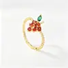 Anillos de Cereza y Fresa en Stock con Circonita Multicolor, Anillos Abiertos Chapados, Estilo Dulce, Accesorios para Uso Diario, Suministro Directo del Fabricante