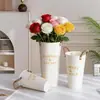 Venta al por mayor de fábrica Cubo de arreglo floral de hierro Estilo nórdico Jarrón alto retro Floristería Cubo para flores Cubo decorativo Cubo para flores secas