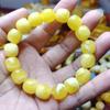 Pulsera Flor de Demonio Optimizada, Jade Flor de Liaoyang Fino, Cuentas Barril Color Amarillo Cera de Abeja, Pulseras para Hombres y Mujeres, Pulseras, Fidelidad