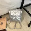 Mochila Feminina Estilo Chanel, Bolsa de Viagem Leve, Nova de 2026 Verão Acolchoada com Corrente Mochila de Nicho para o Dia a Dia