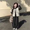 Conjunto de Otoño/Invierno para Niñas Estilo Coreano Moda Casual Chaleco Para Superponer Sudadera con Capucha de Felpa Pantalones de Pierna Ancha Conjunto Suelto de Tres Piezas