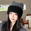 Gorros de otoño e invierno, gorros de punto lisos dulces y lindos, gorros de lana con orejas de gato para mujer, cálidos para la temporada y a prueba de frío, gorros tipo pullover que protegen las orejas, modernos