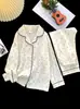 Conjunto de ropa de estar para niños estilo solapa, versión fina para primavera/otoño, cárdigan de manga larga para niñas, pijama de algodón nube estilo coreano que se puede usar como ropa exterior