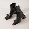 Botas Femininas Dr. Martens Estilo Retrô Francês Bico Quadrado Laço Cano Fino 2026 Primavera/Outono Novas Branco Salto Grosso Versátil Botas de Cano Curto
