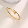 Pulsera brazalete de uñas de tarjeta transfronteriza clásica con incrustaciones de diamantes de acero de titanio para mujer, apertura ajustable, joyería que no se desvanece al por mayor