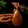 Colgante Gota de Agua de Cera de Abejas Antigua Amarillo Aceite de Pollo Collar de Marca Cuadrado Ping An Étnico para Hombre y Mujer Cadena de Lana Ámbar Colgante Largo