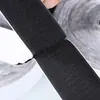 Cinta mágica adhesiva fuerte en stock para venta al por mayor, sujetador sin rastro para mosquiteros y cortinas de ventana, autoadhesivo para alfombrillas de coche y cortinas de puerta