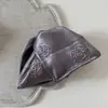 Pinza para el Cabello de Tela Triangular con Estampado en Relieve de Rosa y Lazo, Pinza de Tiburón Texturizada Semi-Atada para Recogido, Accesorio para el Cabello Estilo Nuevo