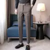 Pantalones de Traje Británico Pantalones Pies Pequeños Vestido Dipper Negocios Flu Yuppie Pantalones Marrón para Hombre